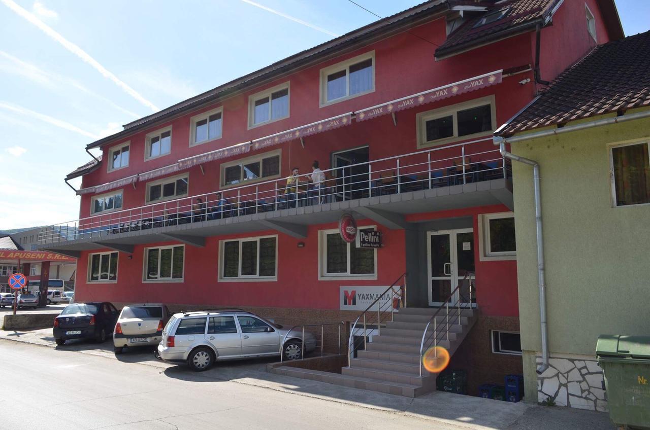 Hotel Yax Cîmpeni Exterior photo